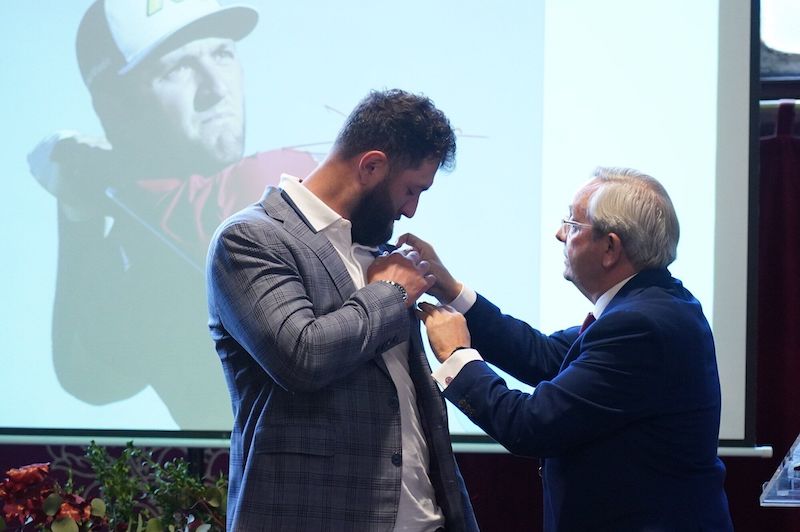 da3627db-0dff-4e3a-bff3-d99ae8cabe5f_source-aspect-ratio_default_0