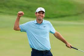 Mastering Downhill Chip Shots: Pro Tips from Scottie Scheffler