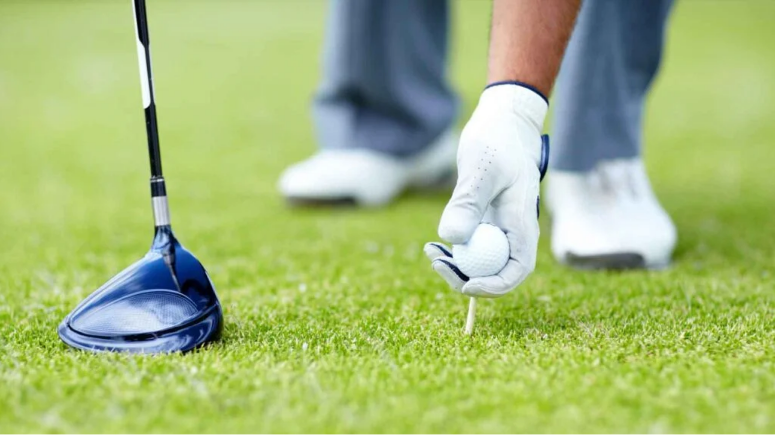 Golf Etiquette: Using Someone Else’s Tee and Other Equipment