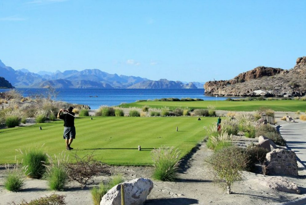 Discover the Best Golfing Regions in Mexico for Your Buddies’ Trip
