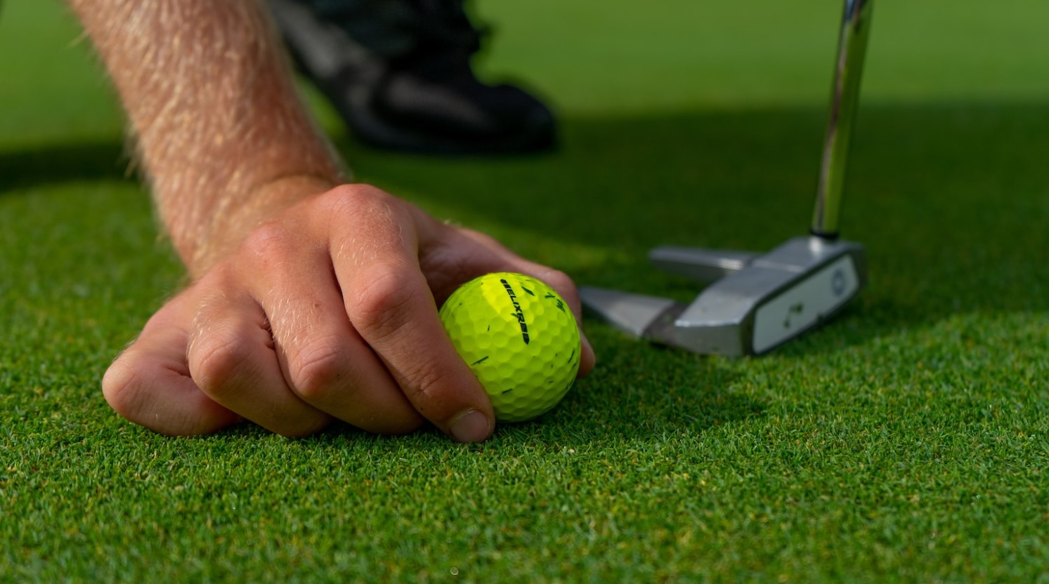 Master The Green: A Guide to Improving Your Putting Skills