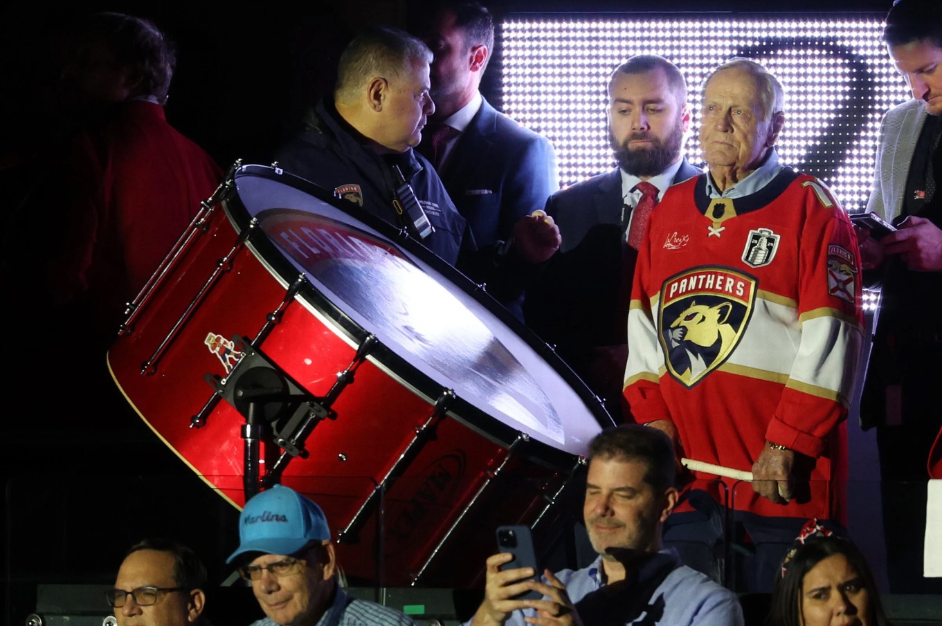 Discover how Jack Nicklaus’ iconic presence electrified the Stanley Cup Finals, inspiring players and fans alike for a thrilling Game 5 showdown