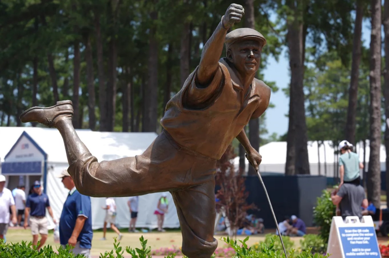 Explore the legacy of Payne Stewart’s statue at Pinehurst No. 2, commemorating his iconic U.S. Open triumph and its enduring impact on golf history