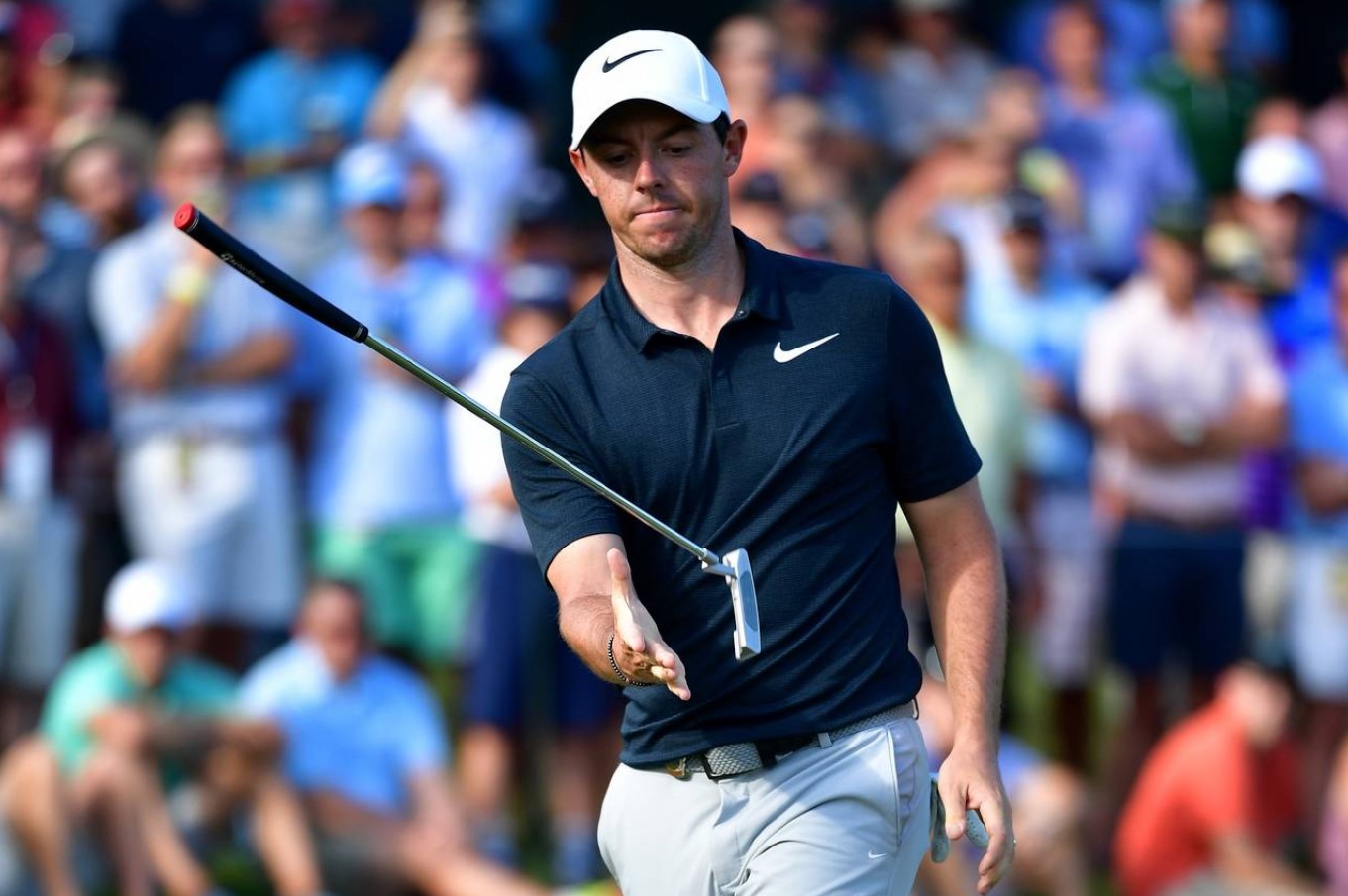 Explore the deep bond between golfers and putters, highlighting putter technology, selection strategies, and psychological impacts of switching.