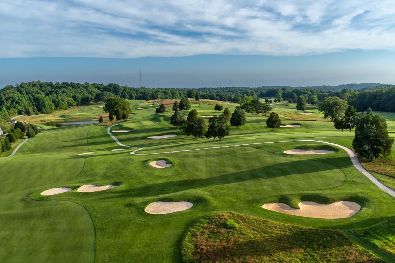 Discover Indiana’s premier golf courses, both public and private, with luxurious amenities and challenging layouts for every golfer.
