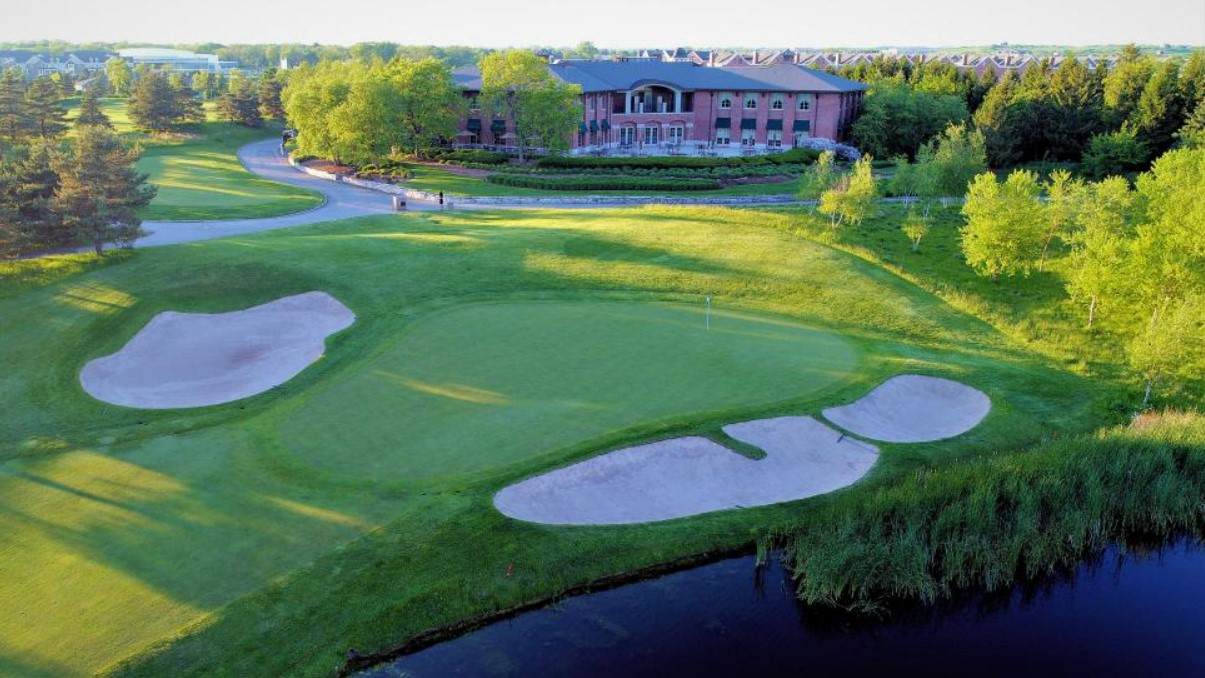 Discover top Illinois golf courses for every player, featuring public gems like The Glen Club and exclusive venues such as Chicago Golf Club.
