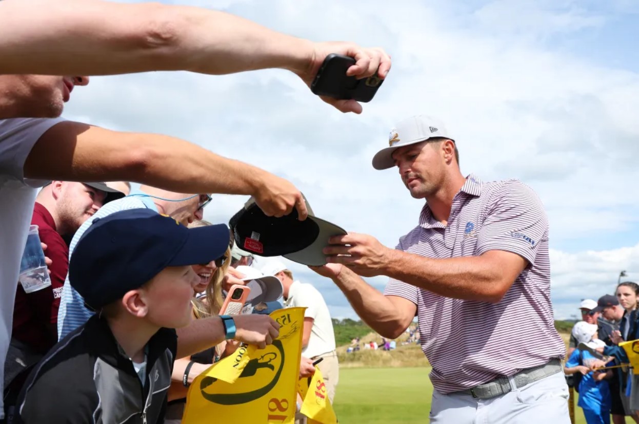 Explore highlights from Moving Day at the Open Championship, where early tee times, strategic plays, and remarkable recoveries created edge-of-seat moments at Royal Troon.