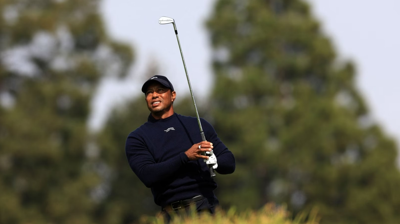 Explore the elite world of golf as champions like Tiger Woods & Bobby Jones conquer multiple major wins in a season, showcasing resilience and skill