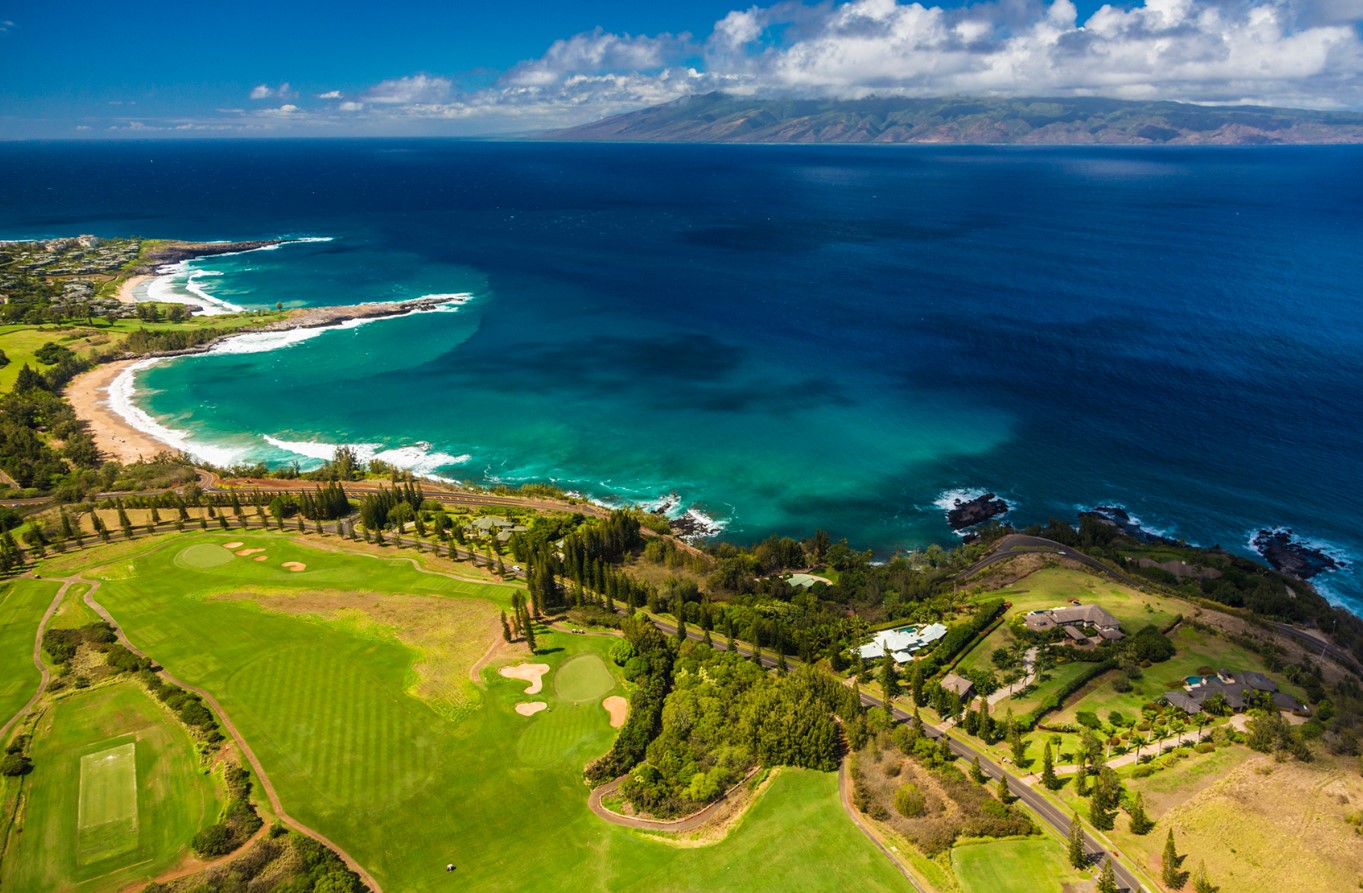 Discover top Hawaii golf courses with our extensive guide on the best public and private greens for every golf enthusiast.