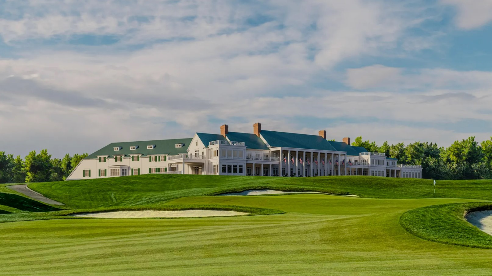 Explore the revitalized Oakland Hills Country Club, a historic Michigan golf venue hosting the 2024 U.S. Junior Amateur Championship and major golf events through 2051.
