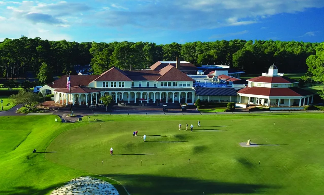 Experience exclusive golf at Pinehurst No. 2 with luxury stay-and-play packages, seasonal deals, and premium courses.