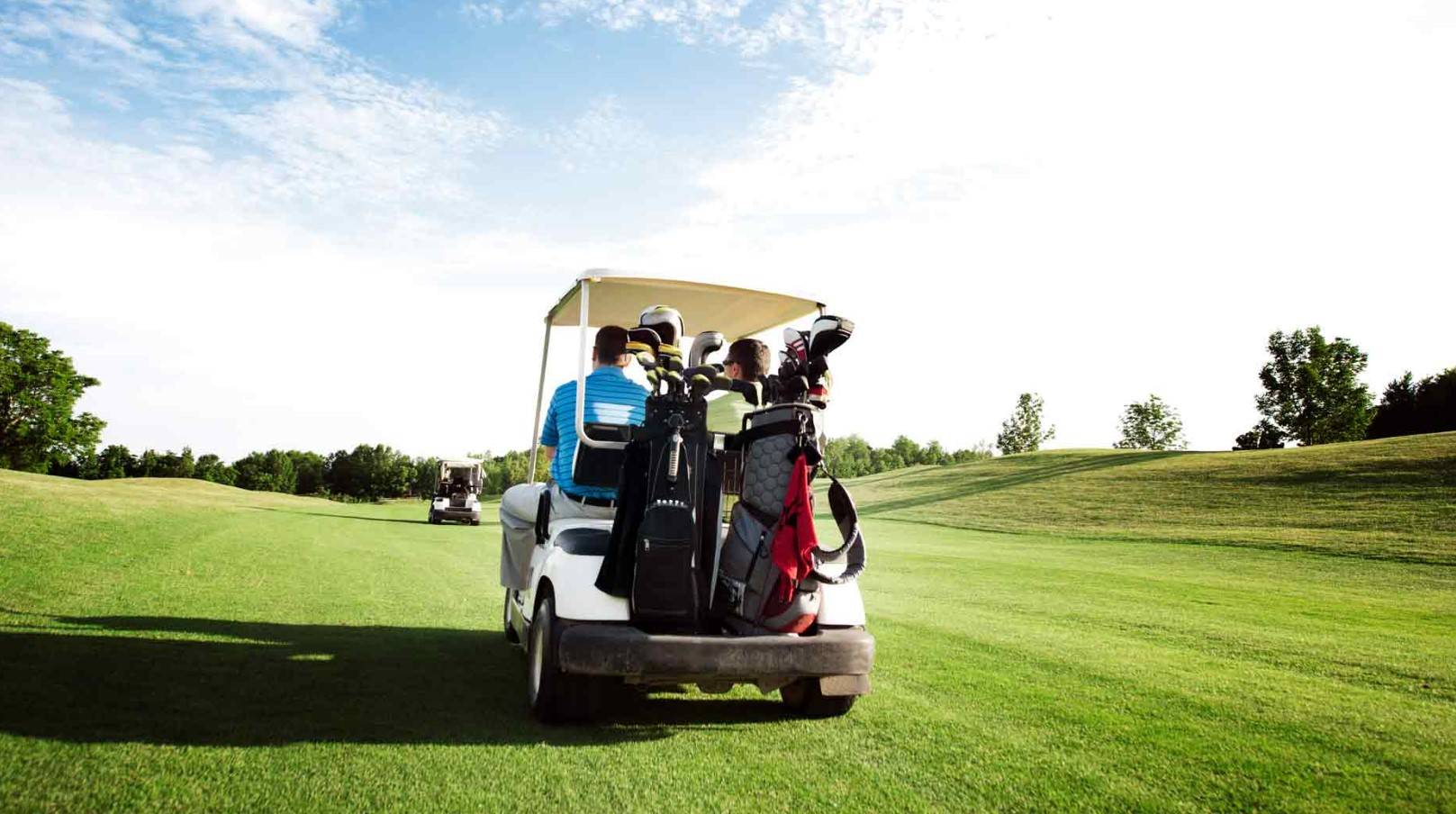 Balancing Golf Cart Etiquette and Comfort: Practical Advice for Handling Ride Requests and Sharing Space on the Green