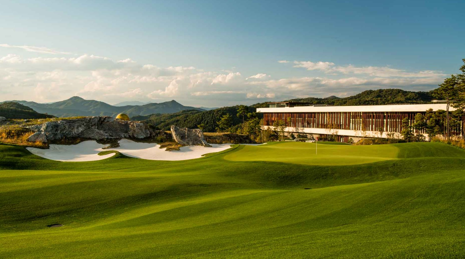 Navigating South Korea’s Golf Landscape: A Journey Through Innovation and Aesthetics