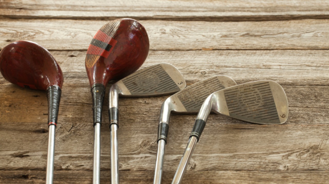 Mastering the Game with Classic Golf Equipment: The Timeless Appeal of Vintage Clubs