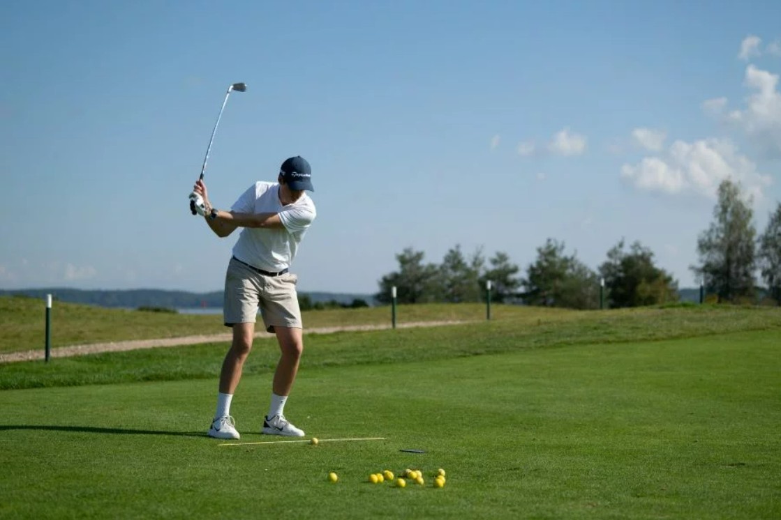 Taming the Hook: Essential Tips for Immediate Correction and Long-Term Improvement